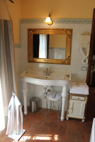 Relais Castelluccio Palusse *