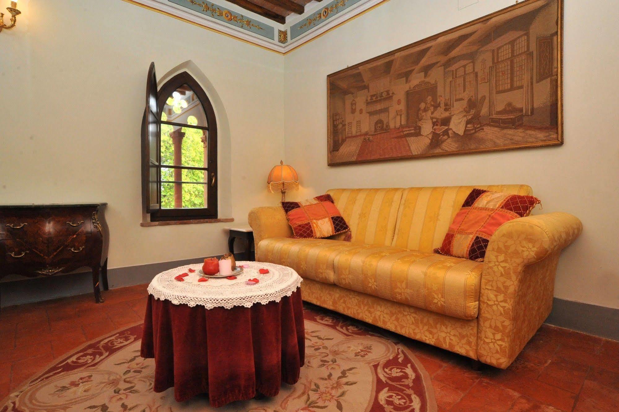 Relais Castelluccio Palusse Country house